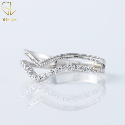 Art Deco V Shape Round Cut Moissanite Ring