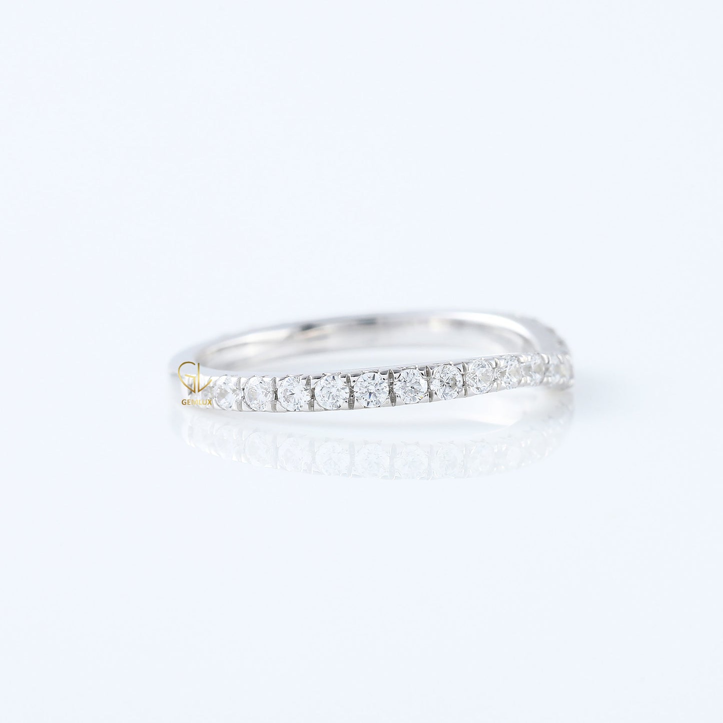 Round Cut Lab Grown Diamond Curved Wedding Ring For Her