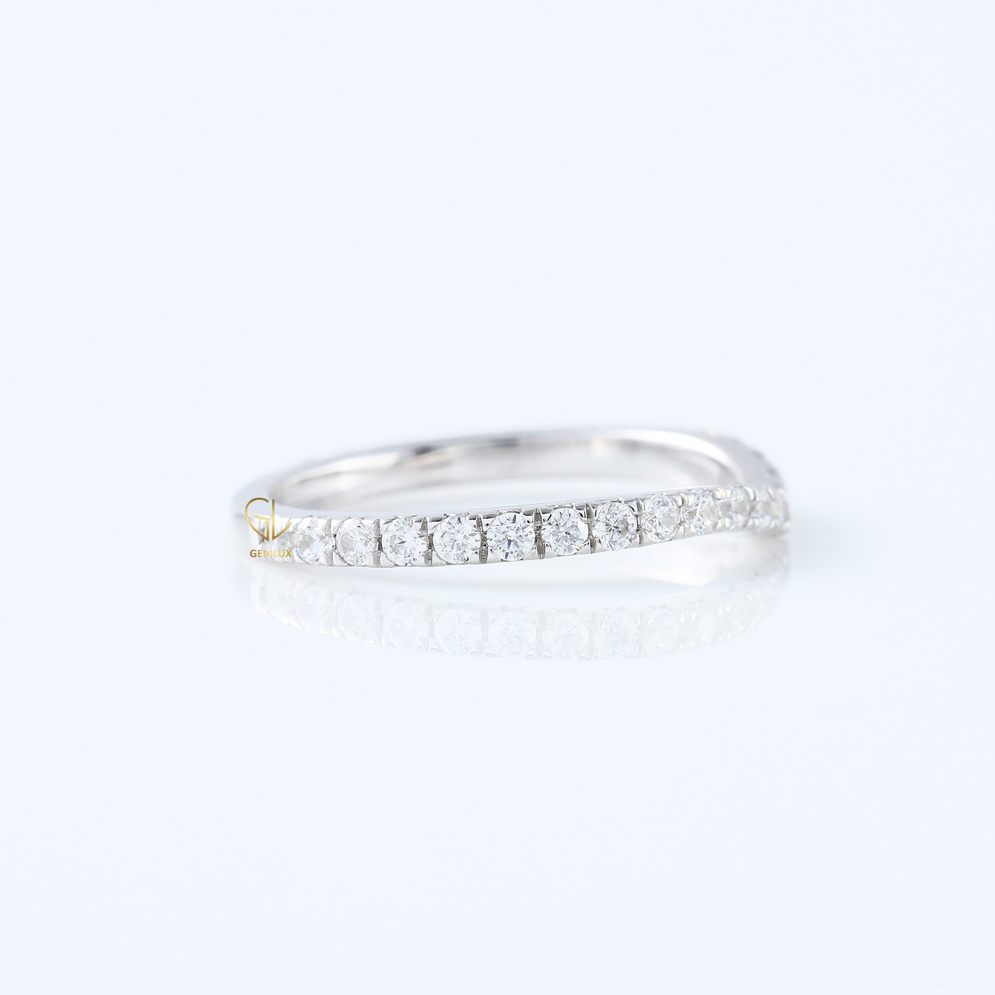 Round Cut Lab Grown Diamond Curved Wedding Ring For Her