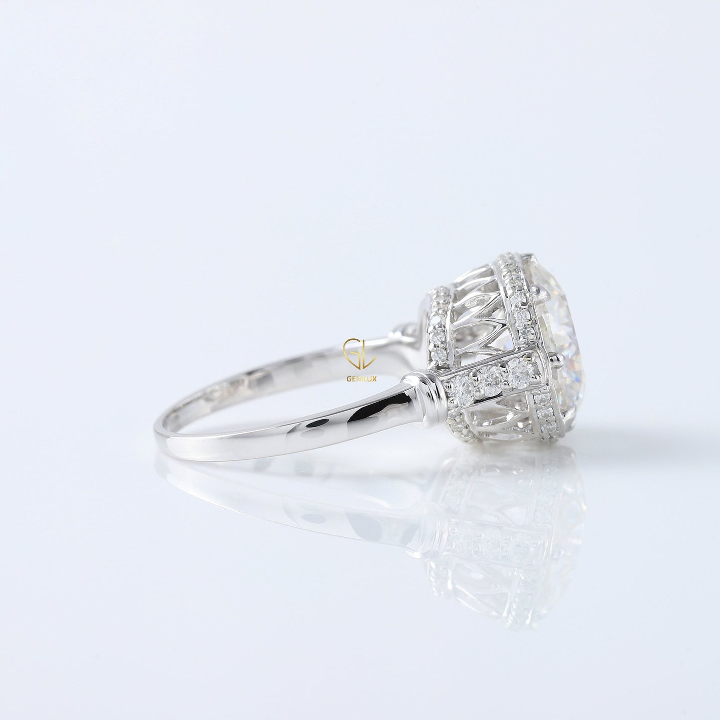 Art Deco Round Moissanite Filigree Engagement Ring