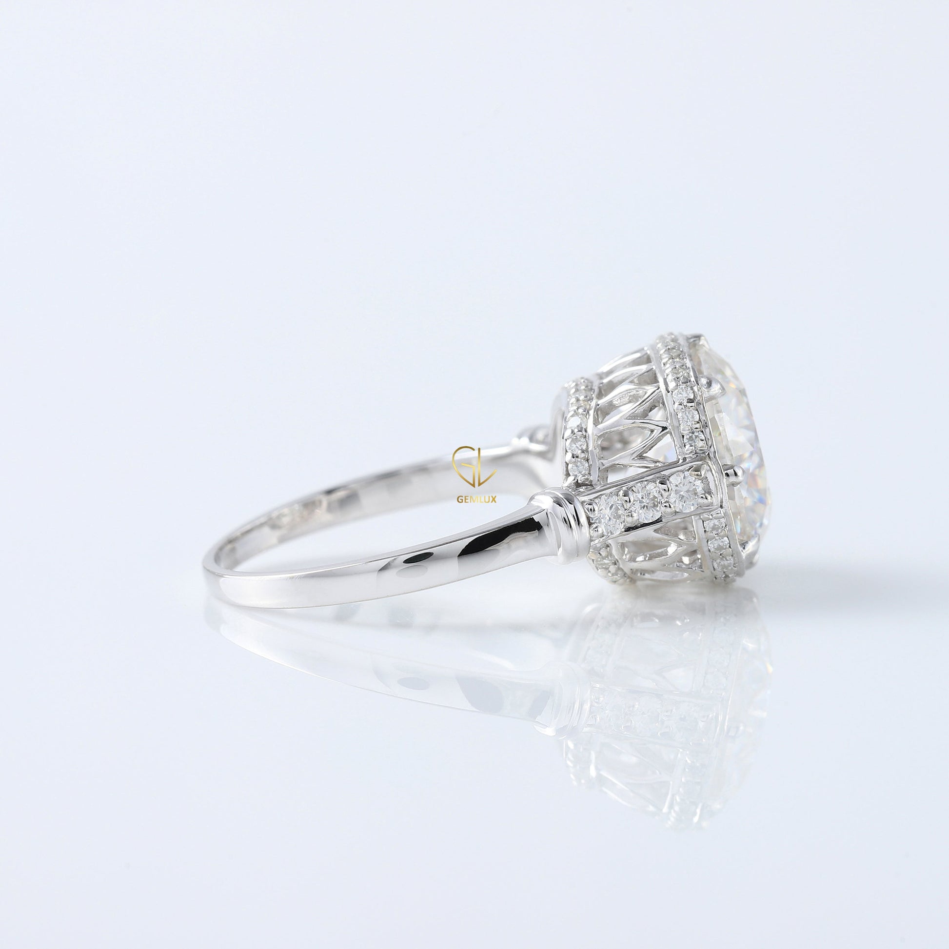 Art Deco Round Moissanite Filigree Engagement Ring