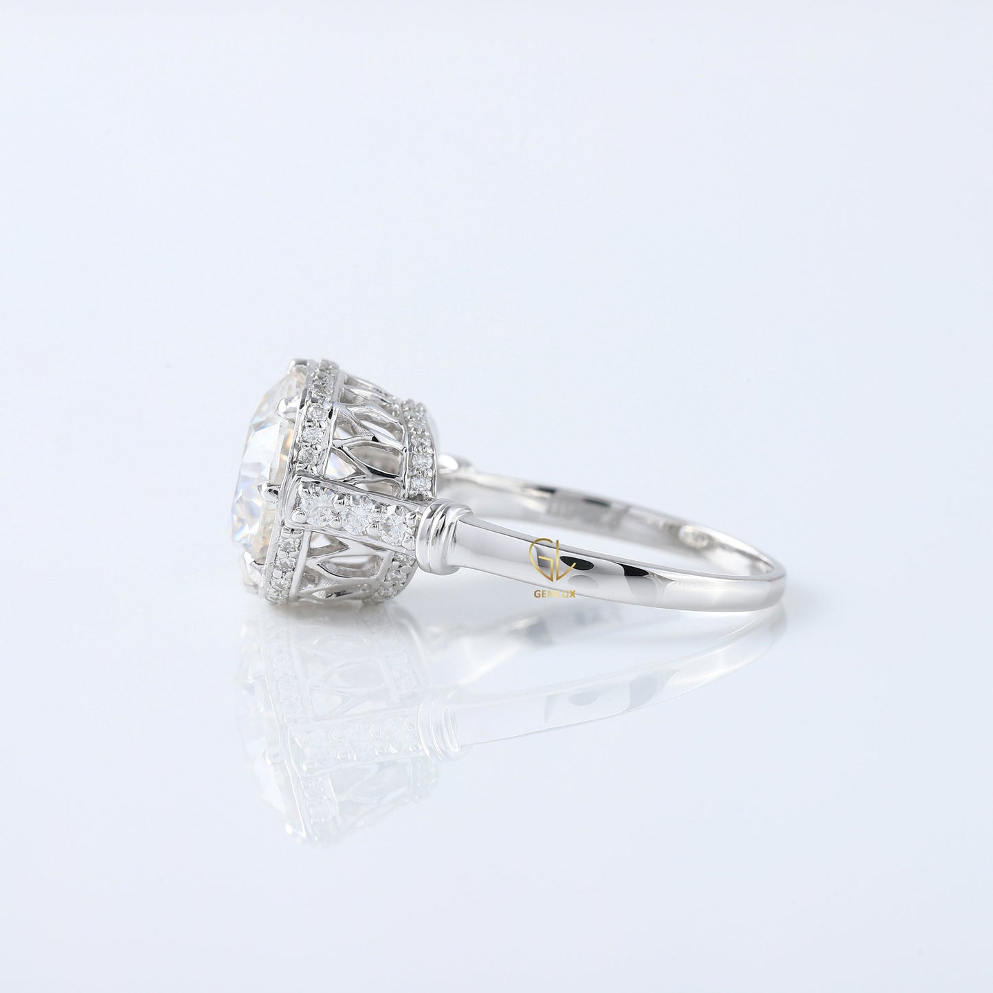 Art Deco Round Moissanite Filigree Engagement Ring